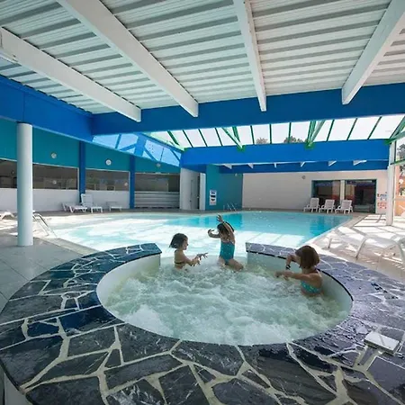 Confortable - 4 Pers. - Api-1-52-2503 Kamp alanı